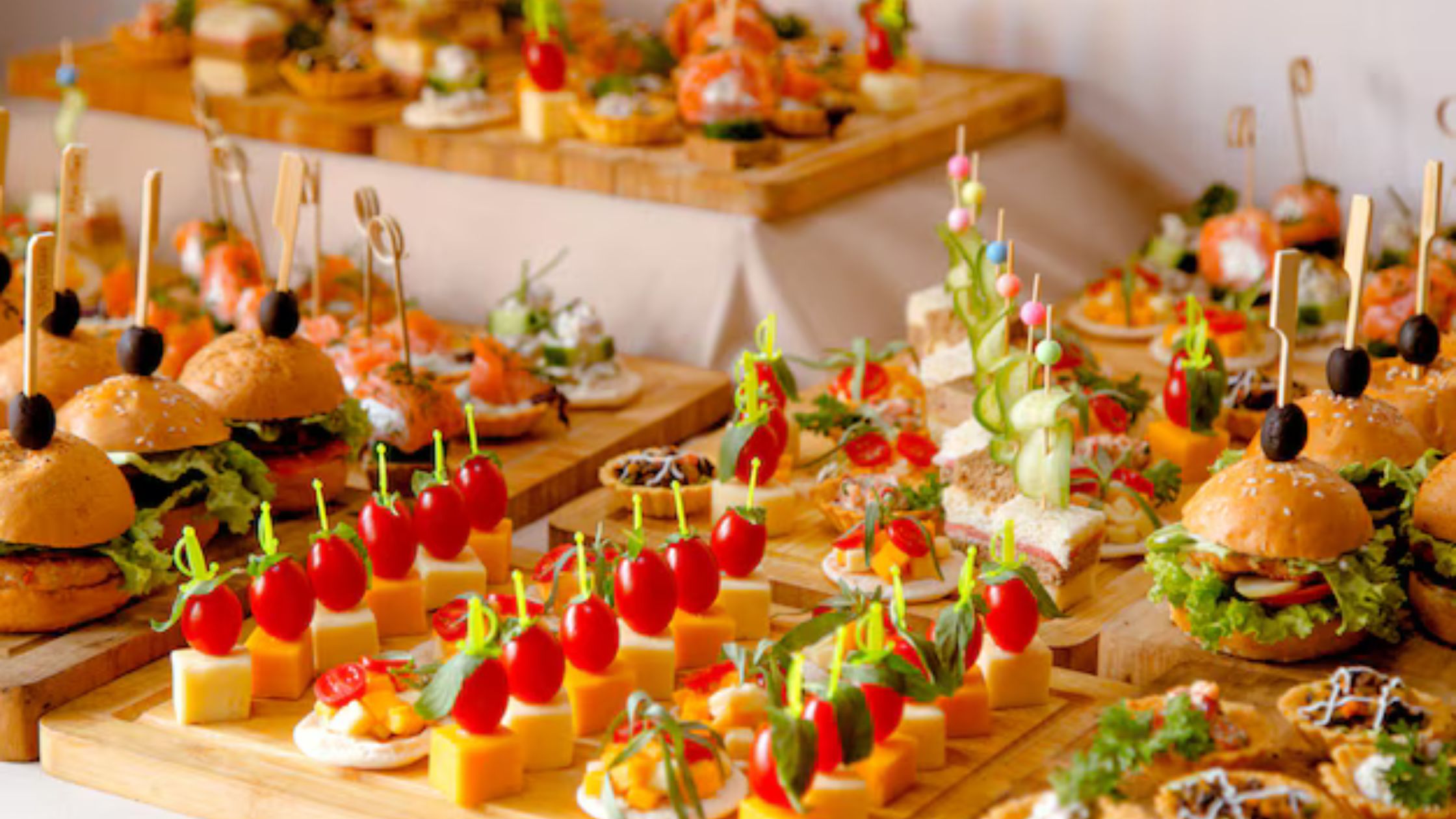 Get the Best Caterer in Santa Cruz: Top Notch Catering Service